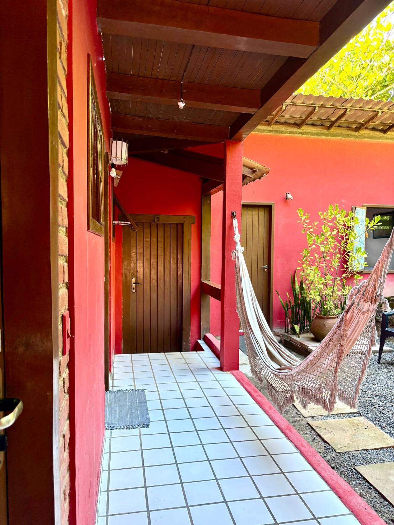 Albergue Novos Baianos E *